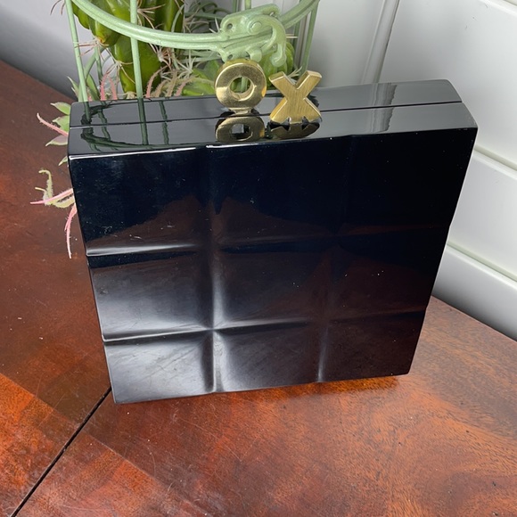 Kayu Kiss Clutch - Picture 2 of 14